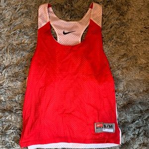 Reversible athletic pinnie